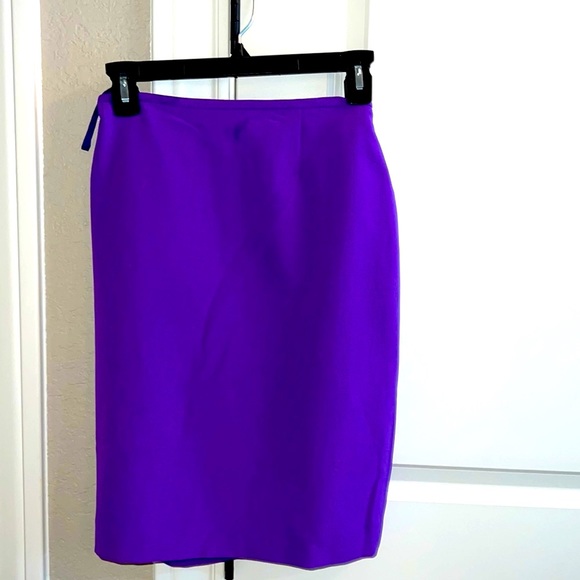 EUC Tahari Arthur Levine size Petite 8 Royal Purple Skirt with jacket - Picture 2 of 5